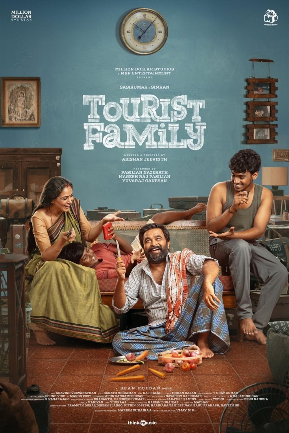 Tourist Family 